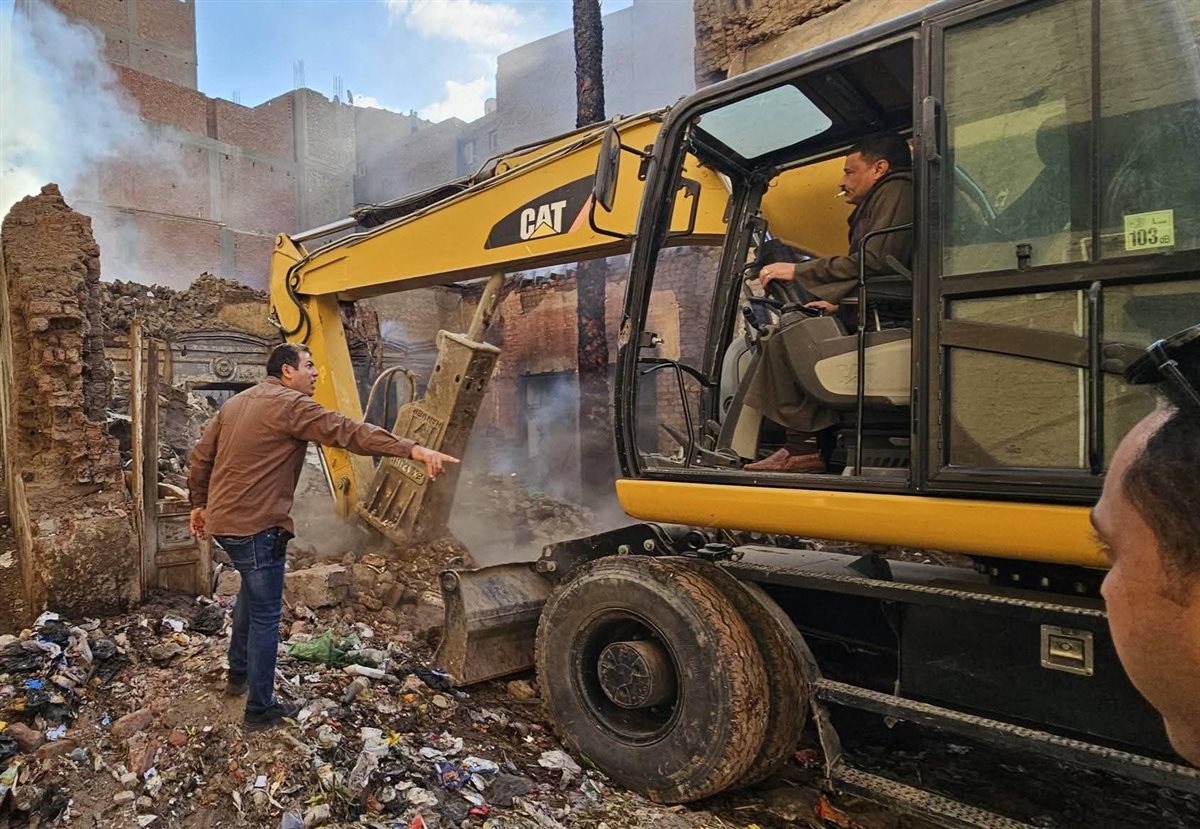 السيطرة على حريق بمنفلوط