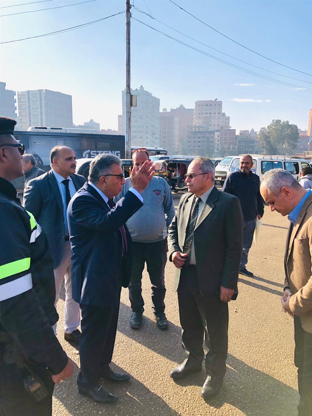 محافظ الدقهلية يجري جولة صباحية مفاجئة بموقف جديلة