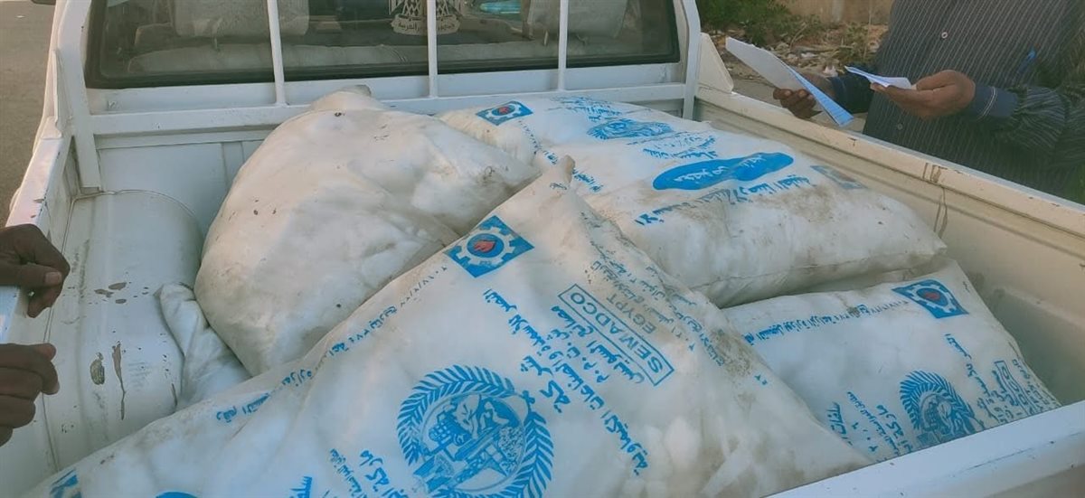 ضبط أسمدة غير صالحة للإستخدام بالأقصر