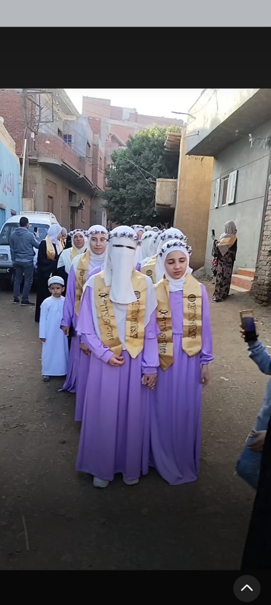 مسيرة لحفظة القرآن تجوب كفر شبرا زانجي قبل حفل تكريمهم بالمنوفية