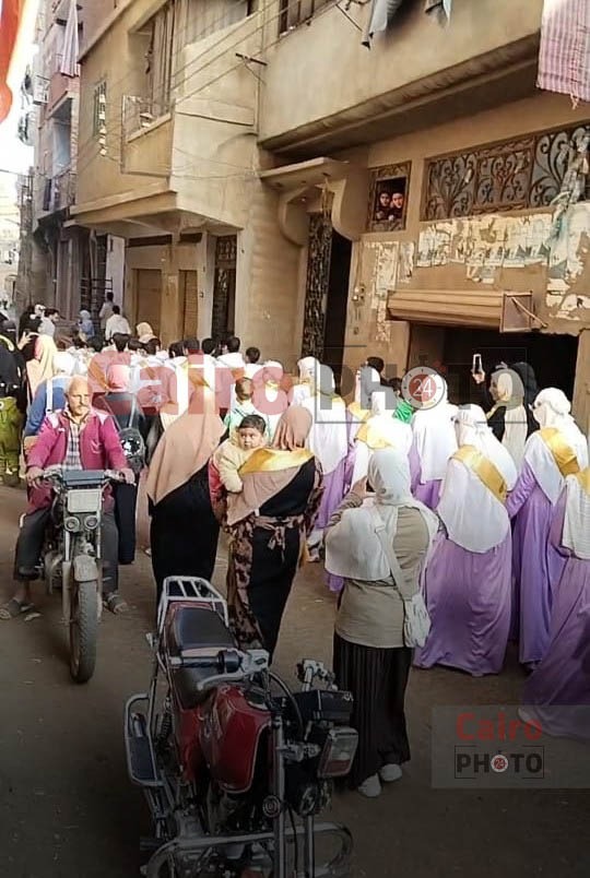 مسيرة لحفظة القرآن تجوب كفر شبرا زانجي قبل حفل تكريمهم بالمنوفية