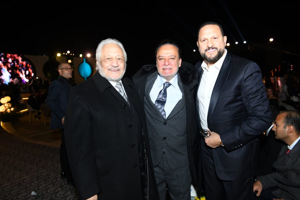 بحضور نجوم الفن.. محمد هنيدي يحتفل زفاف ابنته في أحد فنادق القاهرة