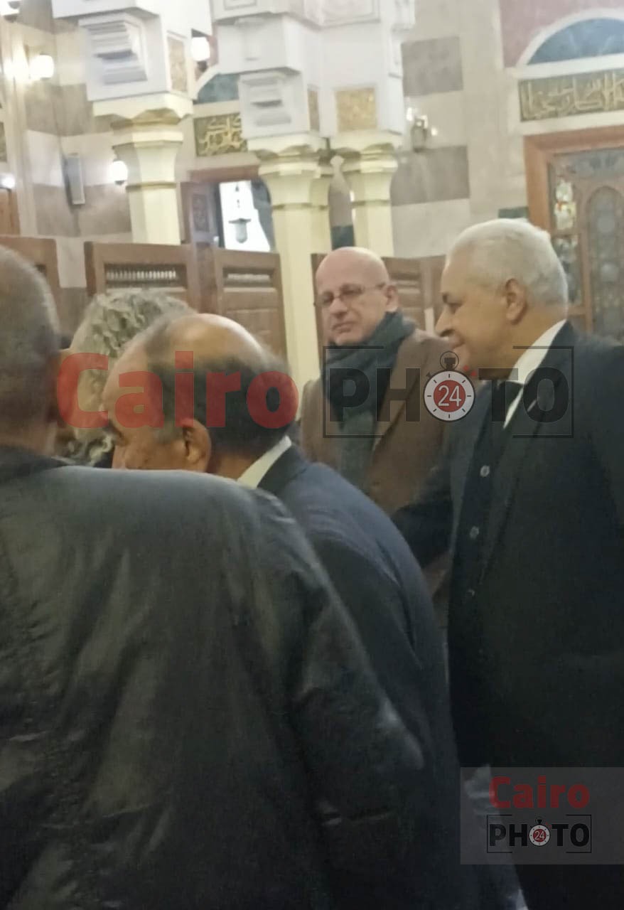 حمدين صباحي يقدم واجب العزاء في الناشر محمد هاشم