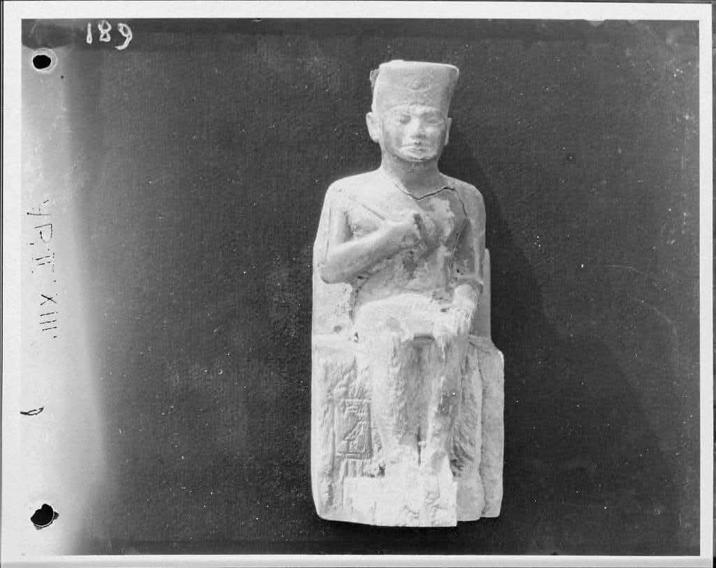 صور أرشيفية نادرة لتمثال الملك خوفو تكشف تفاصيل الدولة القديمة