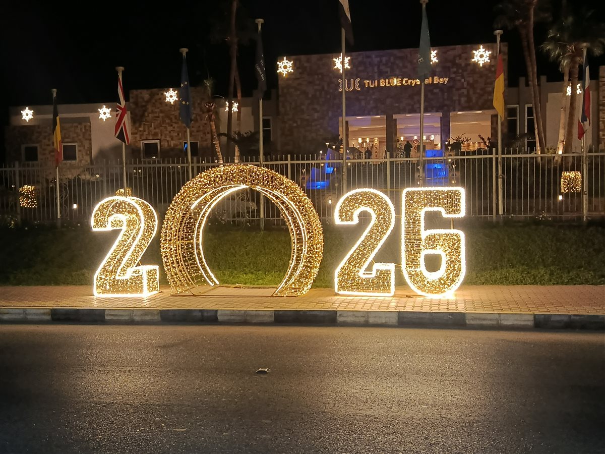 شوارع الغردقة تتزين للعام الجديد 