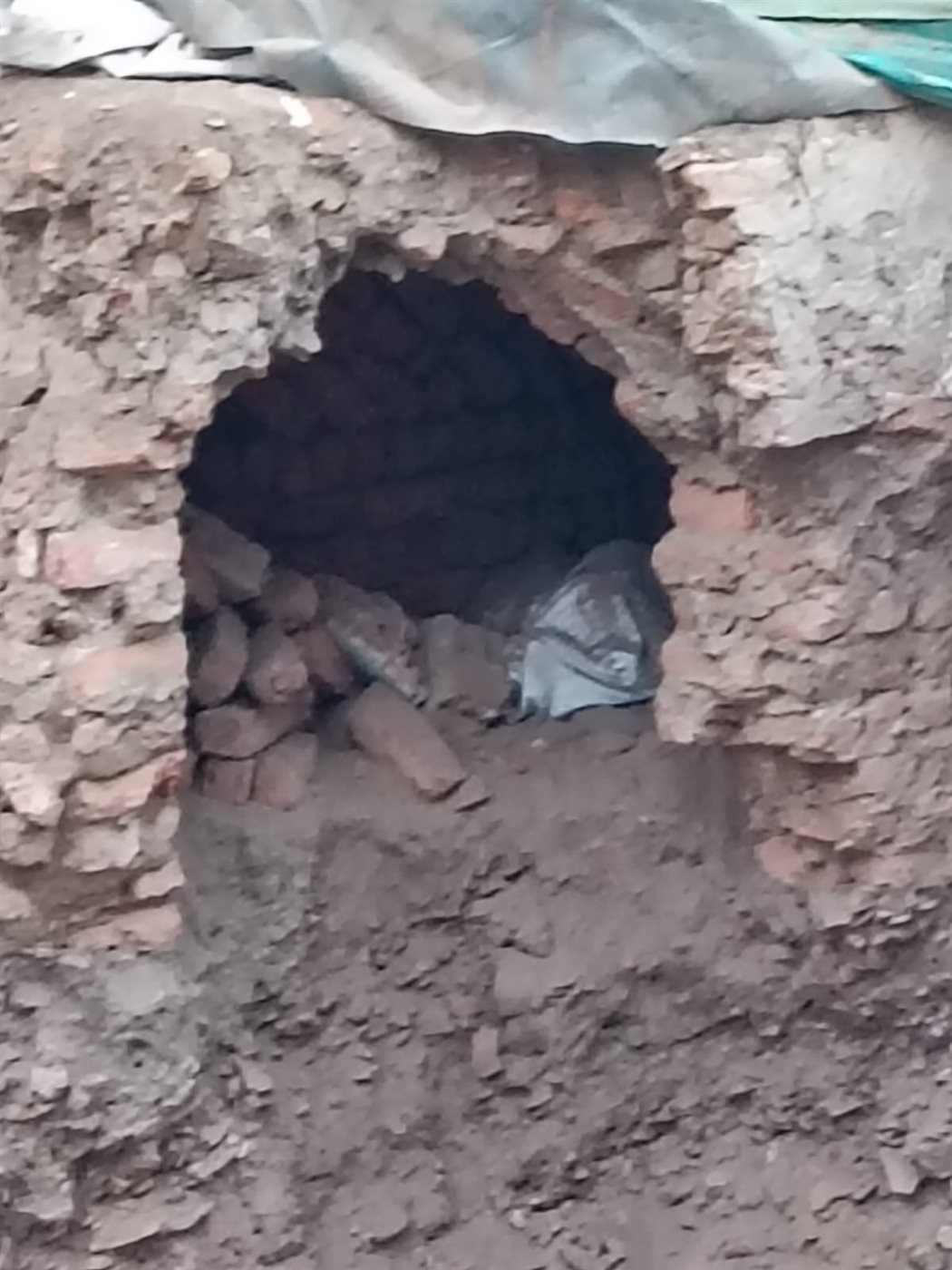 انهيار جزء من ضريح