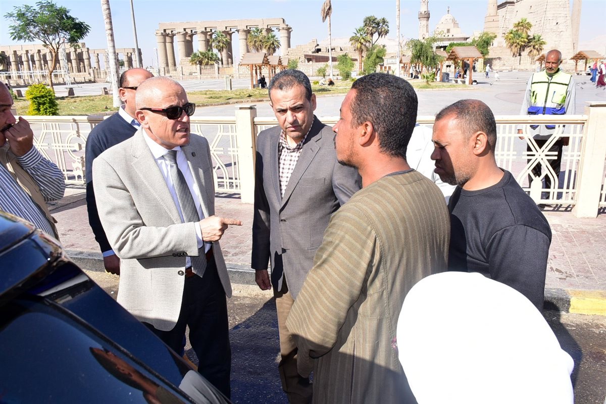 جولة ميدانية لمحافظ الأقصر