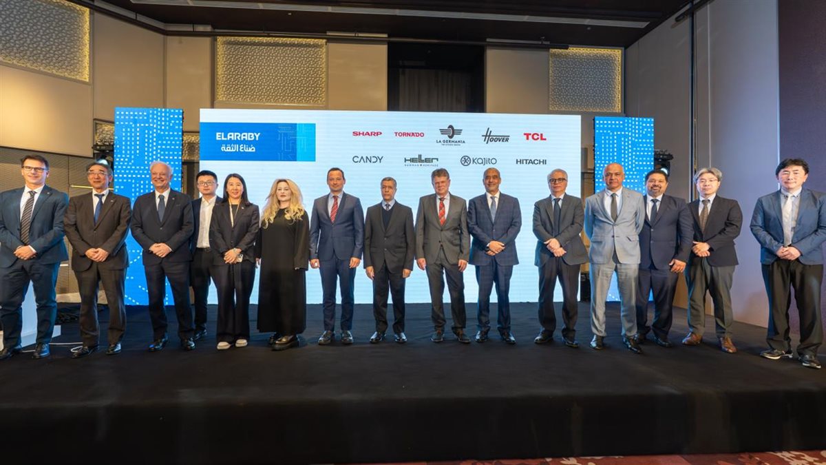 جانب من وقائع المؤتمر الصحفي للمجموعة أمس