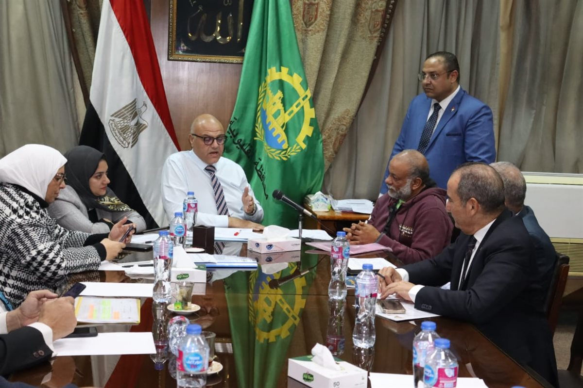 محافظ القليوبية يعقد اللقاء الجماهيري الأسبوعي بمدينة شبرا الخيمة ويستجيب لمطالب المواطنين