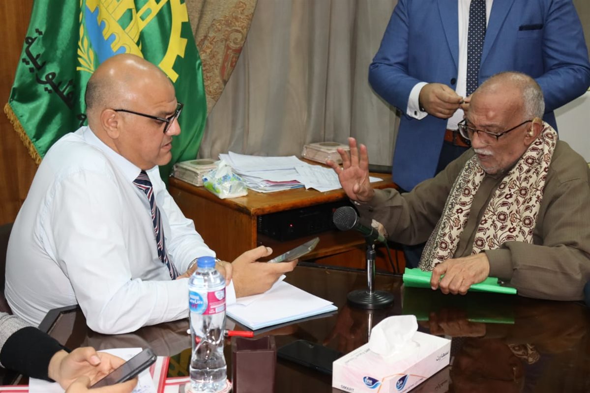 محافظ القليوبية يعقد اللقاء الجماهيري الأسبوعي بمدينة شبرا الخيمة ويستجيب لمطالب المواطنين