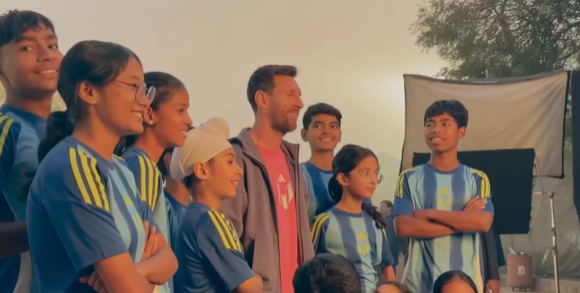 ليونيل ميسي نجم فريق إنتر ميامي الأمريكي وقائد منتخب الأرجنتين خلال زيارته إلى الهند