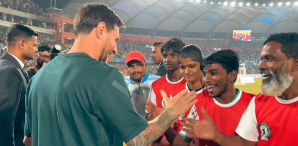 ليونيل ميسي نجم فريق إنتر ميامي الأمريكي وقائد منتخب الأرجنتين خلال زيارته إلى الهند