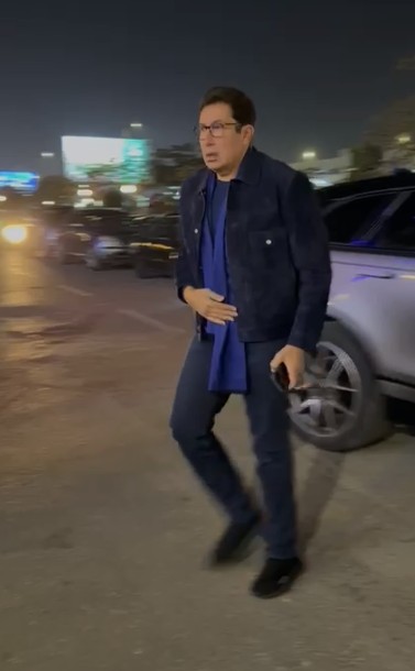 هاني رمزي يقدم واجب العزاء في شقيقة عادل إمام