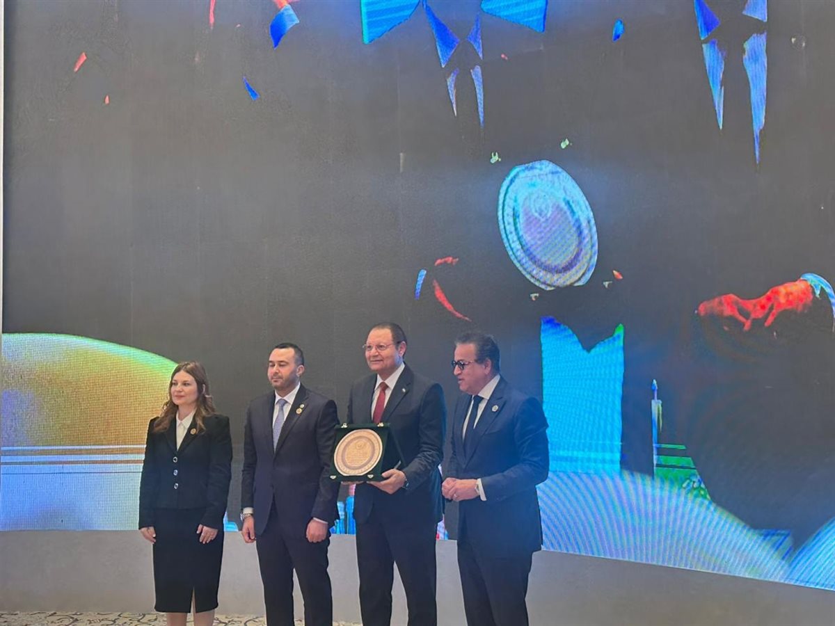 فوز مصر بجائزتي الطبيب العربي والعمل المميز في التمريض والقبالة&nbsp;