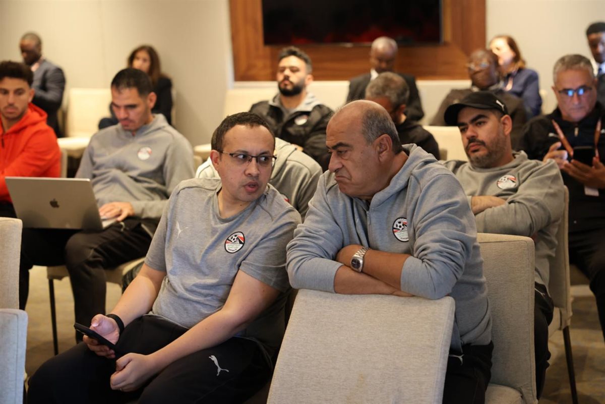 اجتماع كاف التنسيقي مع منتخب مصر (1)