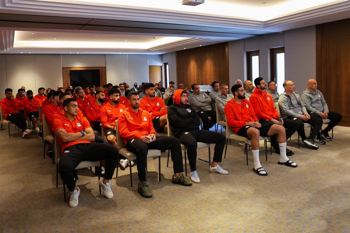 اجتماع كاف التنسيقي مع منتخب مصر (5)