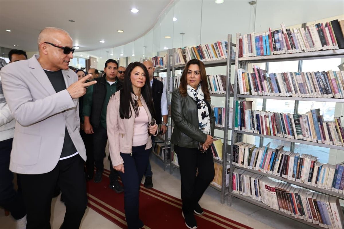 جولة الوزراء بمكتبة مصر العامة بالأقصر