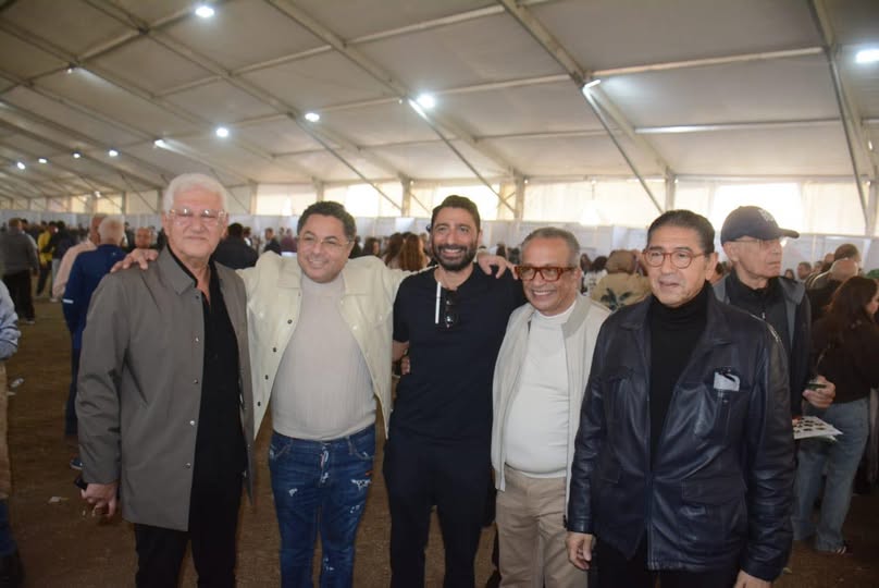 هشام عز العرب مع نجلة في انتخابات نادي الجزيرة&nbsp;