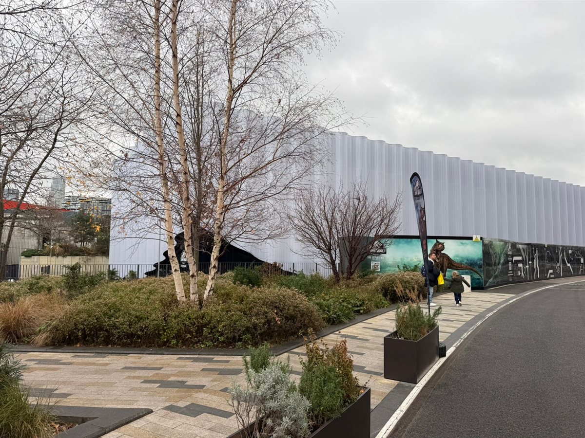 <strong>تمهيدًا لافتتاحه.. أمين الأعلى للآثار يتفقد استعدادات استقبال معرض رمسيس وذهب الفراعنة بلندن&nbsp;</strong>