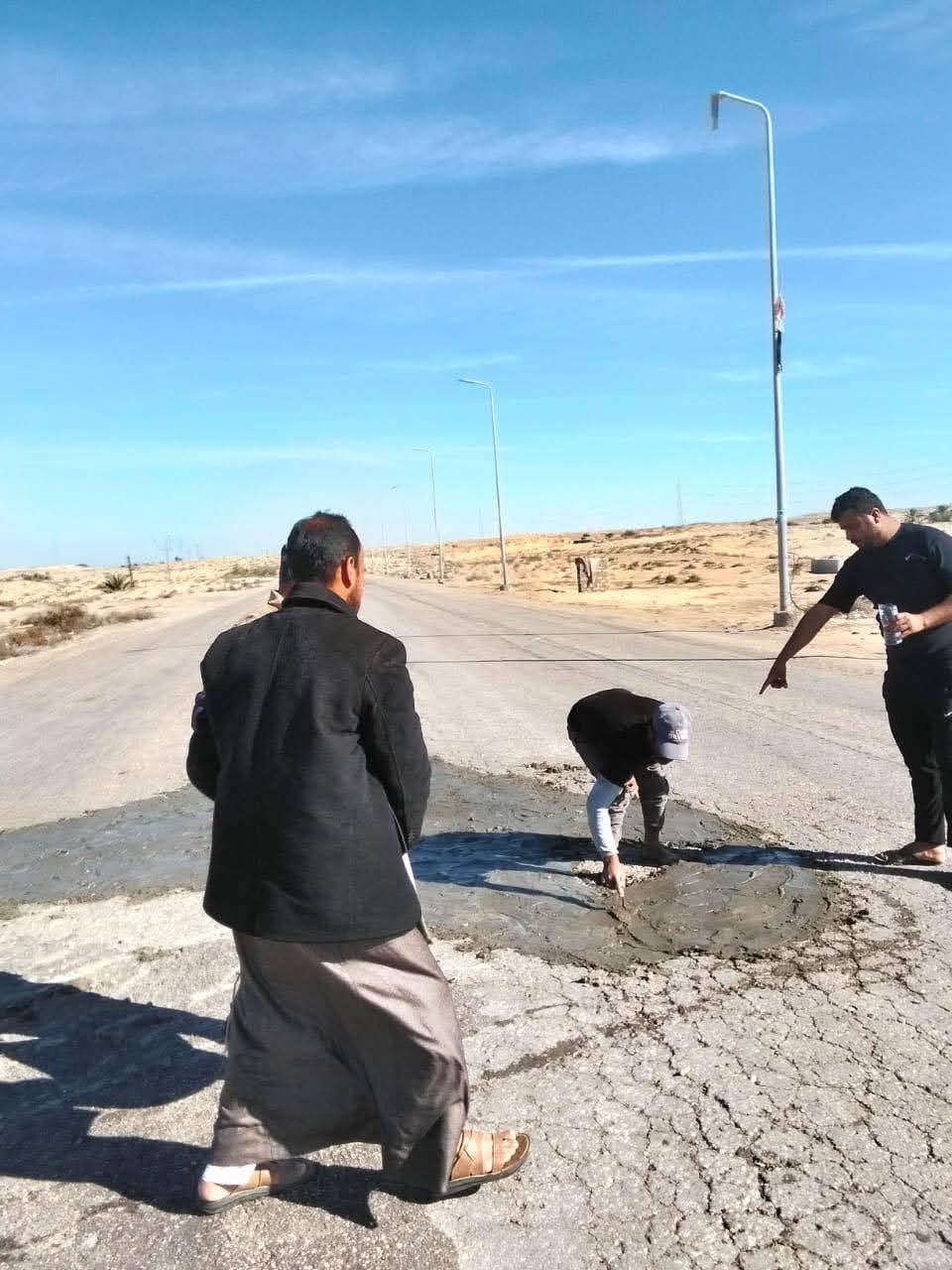 بعد تكرار الحوادث.. مبادرة أهلية لإصلاح حفر بطريق العريش - القنطرة