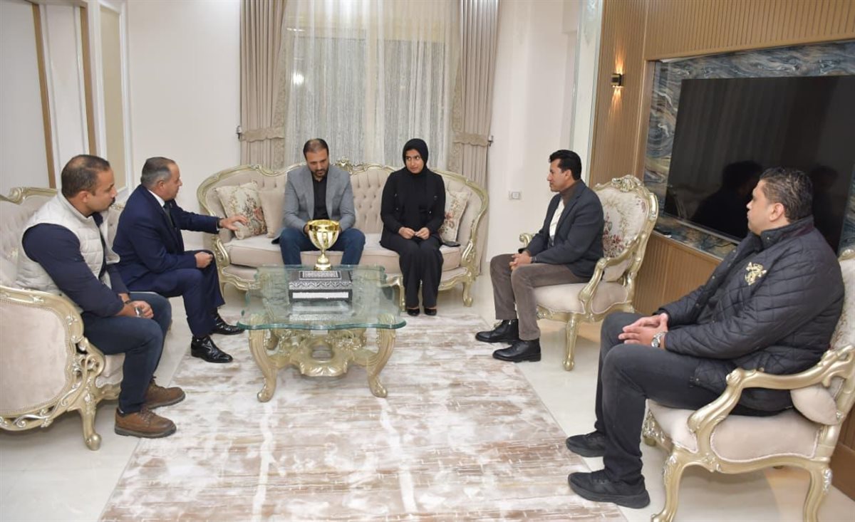 وزير الشباب والرياضة 