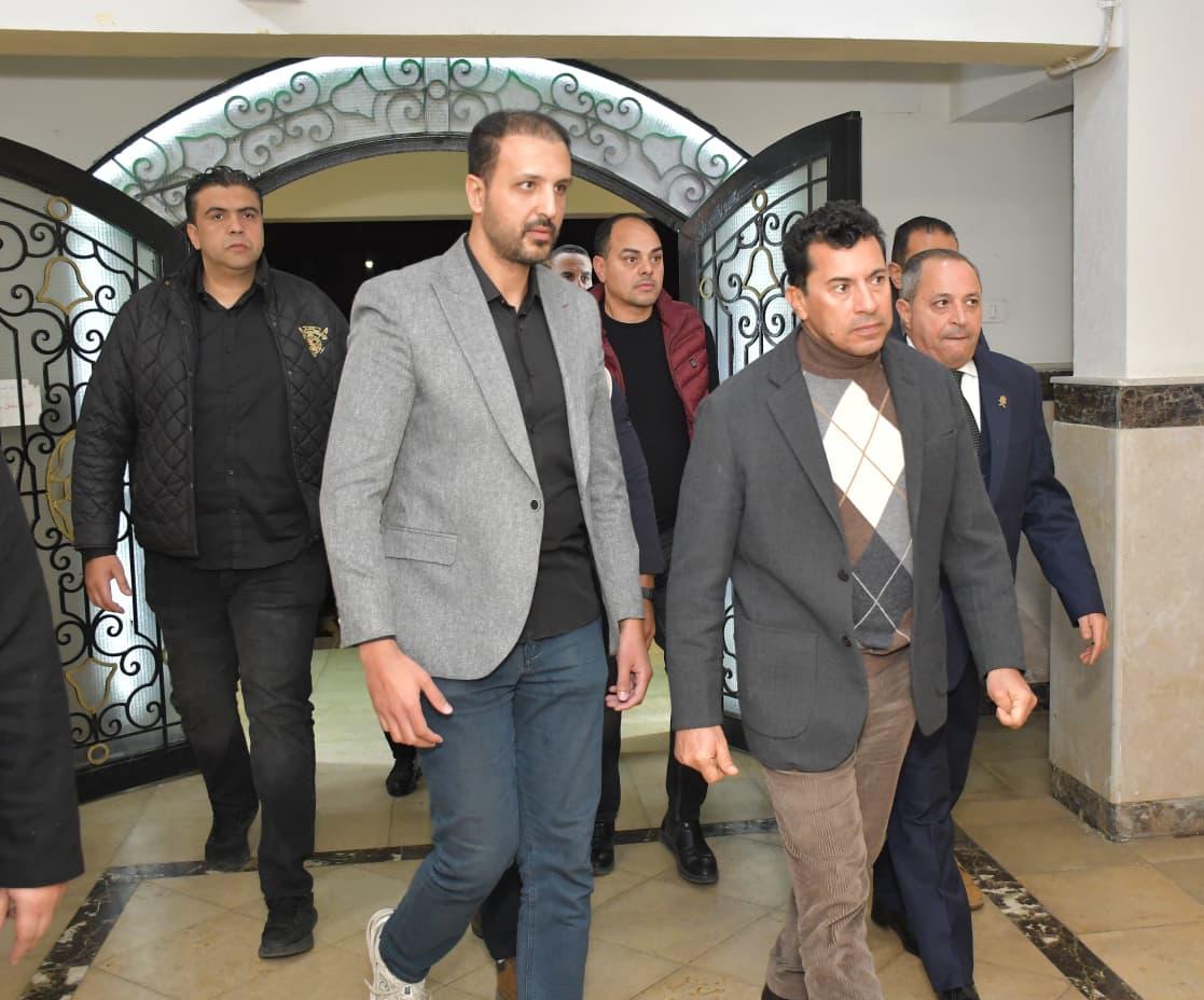 وزير الشباب والرياضة 