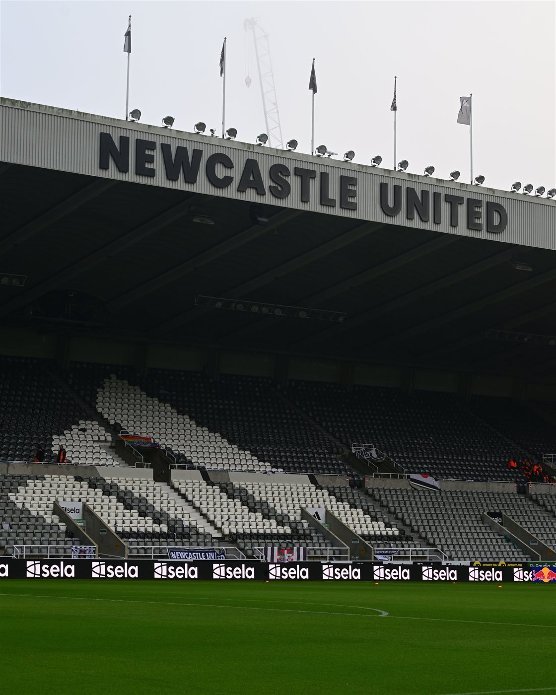 ملعب سانت جيمس بارك قبل قمة تشيلسي ونيوكاسل