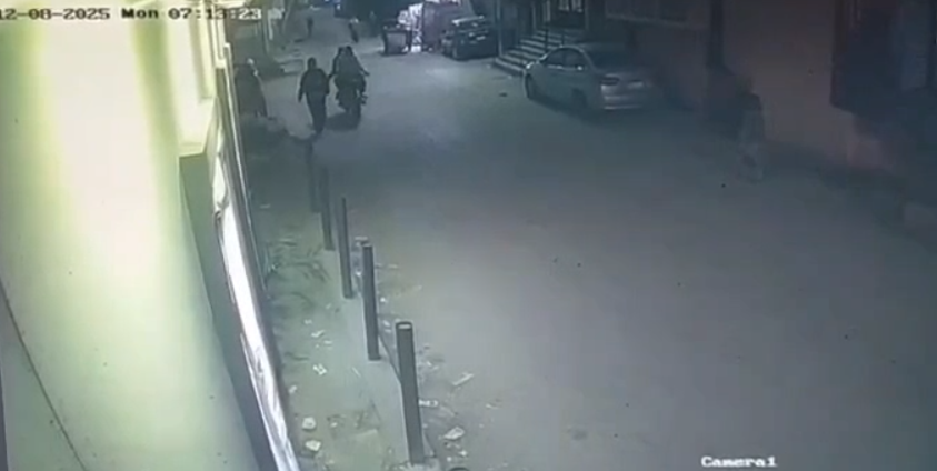 فيديو يظهر شخصين يسرقان حقيبة فتاة بشارع الهرم