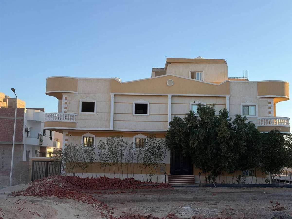 وقف أعمال بناء مخالف بالغردقة 