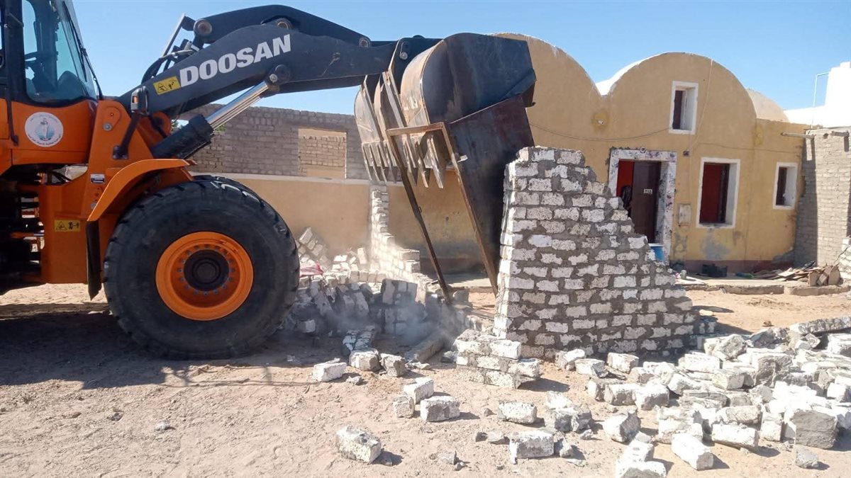 إزالة تعديات على أراضي الدولة في حلايب 