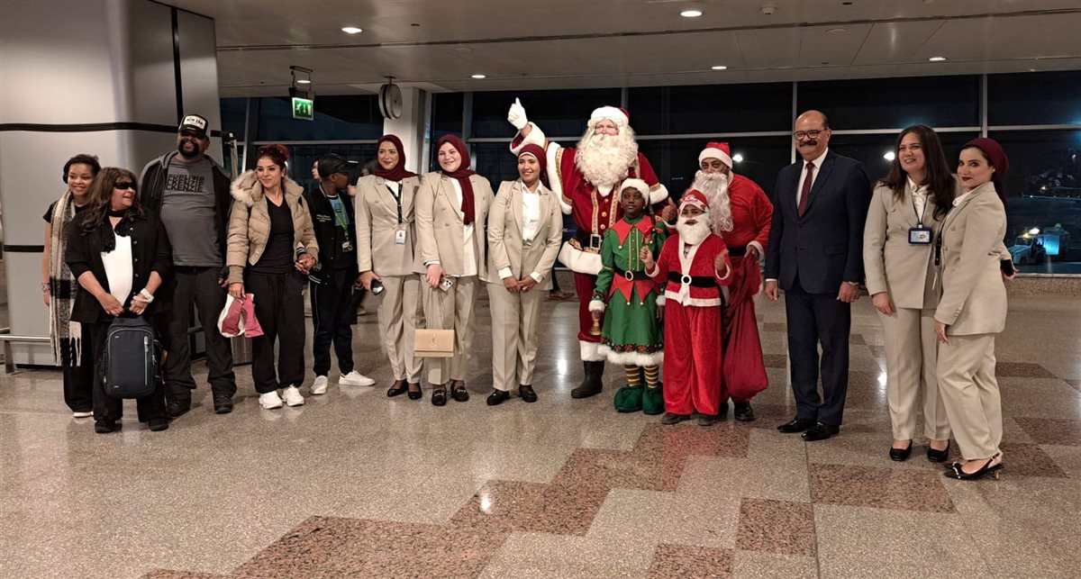 بابا نويل البلجيكي يصل إلى مطار الغردقة 