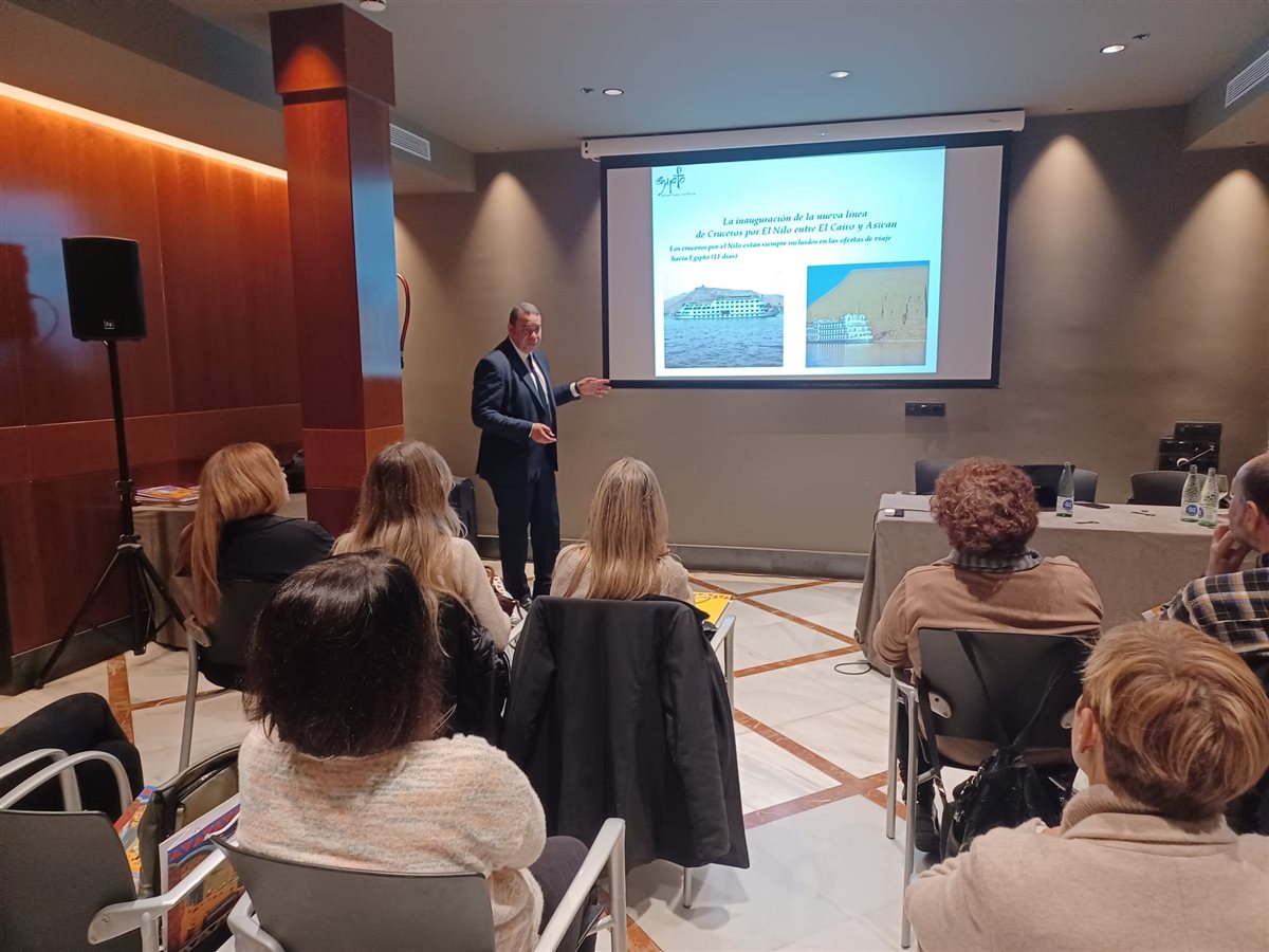 القافلة السياحية&nbsp;