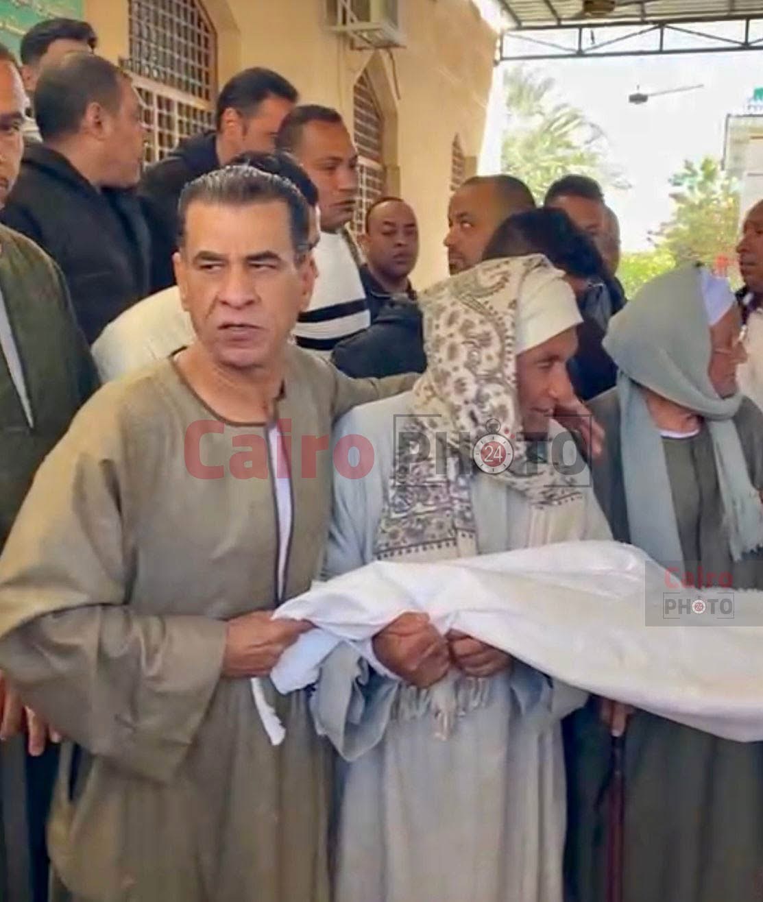 مشهد لافت الشيخ الطيب نجل شقيق الإمام الأكبر