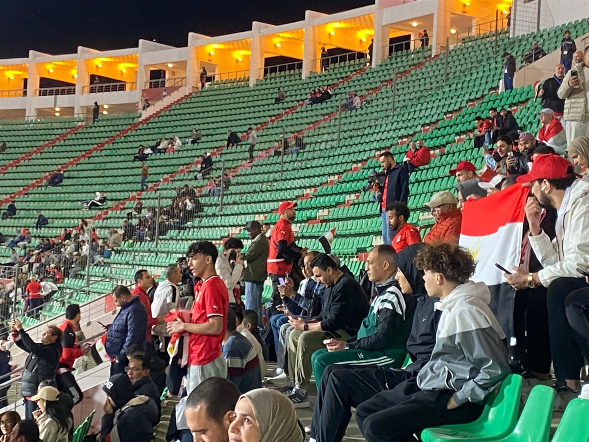 <strong>الجماهير المصرية تدعم منتخب مصر في مواجهة زيمبابوي بكأس أمم إفريقيا&nbsp;</strong>