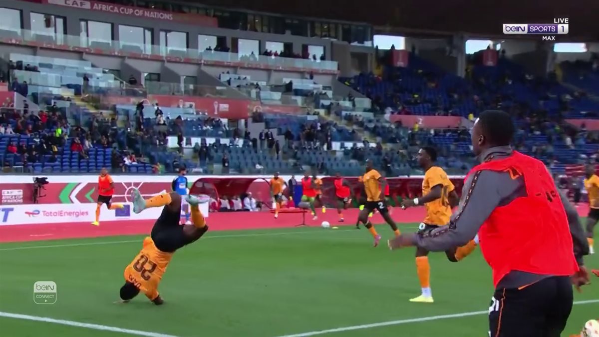 <strong>احتفال لاعب منتخب زامبيا كاد يودي بحياته خلال مباراة كأس الأمم الإفريقية</strong>