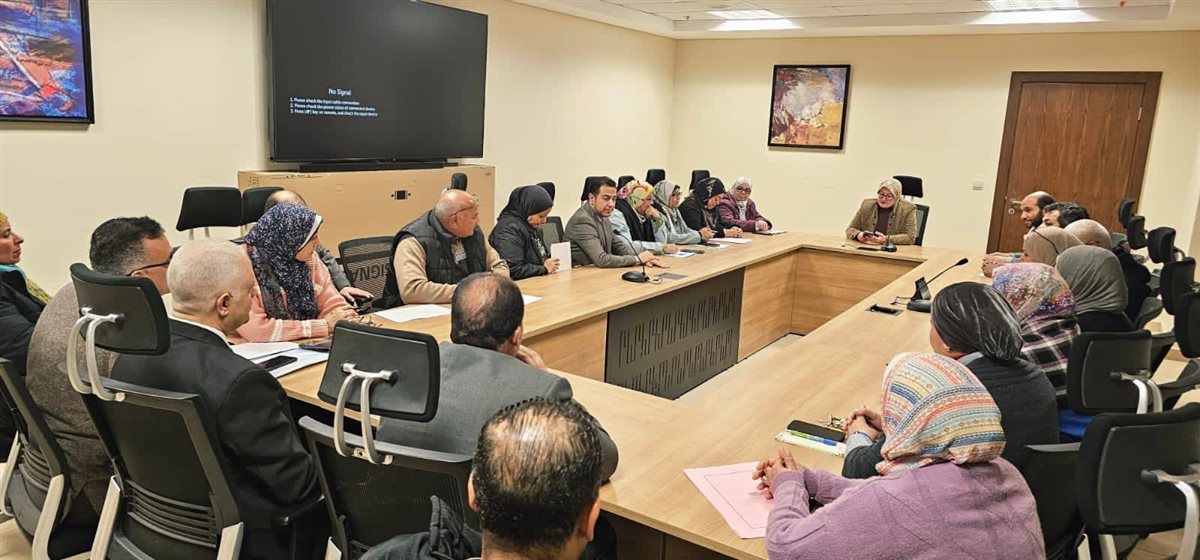 رئيس التعليم العام تعقد اجتماعات تنظيمية مع مستشاري المواد