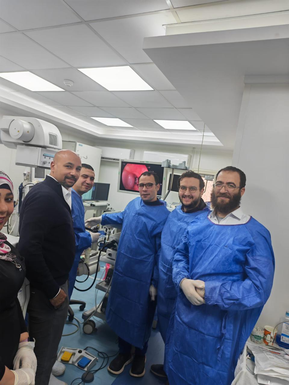 فريق طبي بمستشفى سيد جلال الجامعي بطب الأزهر&nbsp;