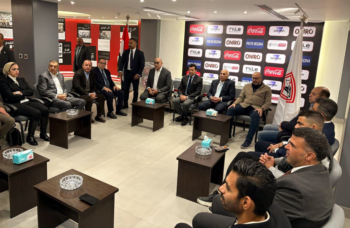 <strong>لقطات من زيارة أشرف صبحي لمقر نادي الزمالك&nbsp;</strong>