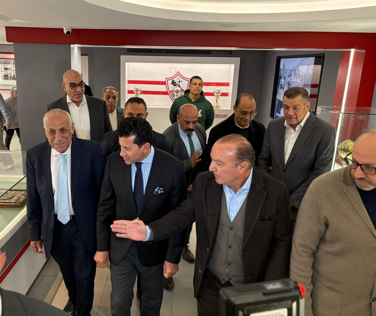 <strong>لقطات من زيارة وزير الرياضة لـ نادي الزمالك&nbsp;</strong>
