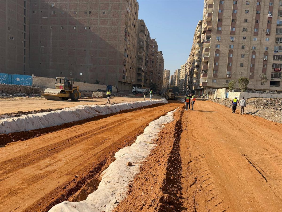 رئيس حي الطالبية يتابع أعمال تطوير شارع الإخلاص