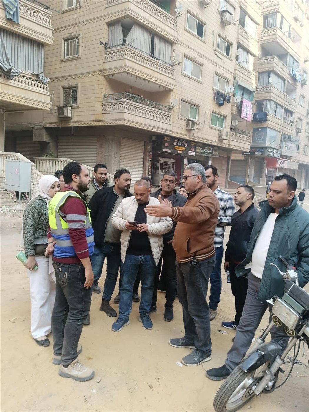 رئيس حي الطالبية يتابع أعمال تطوير شارع الإخلاص