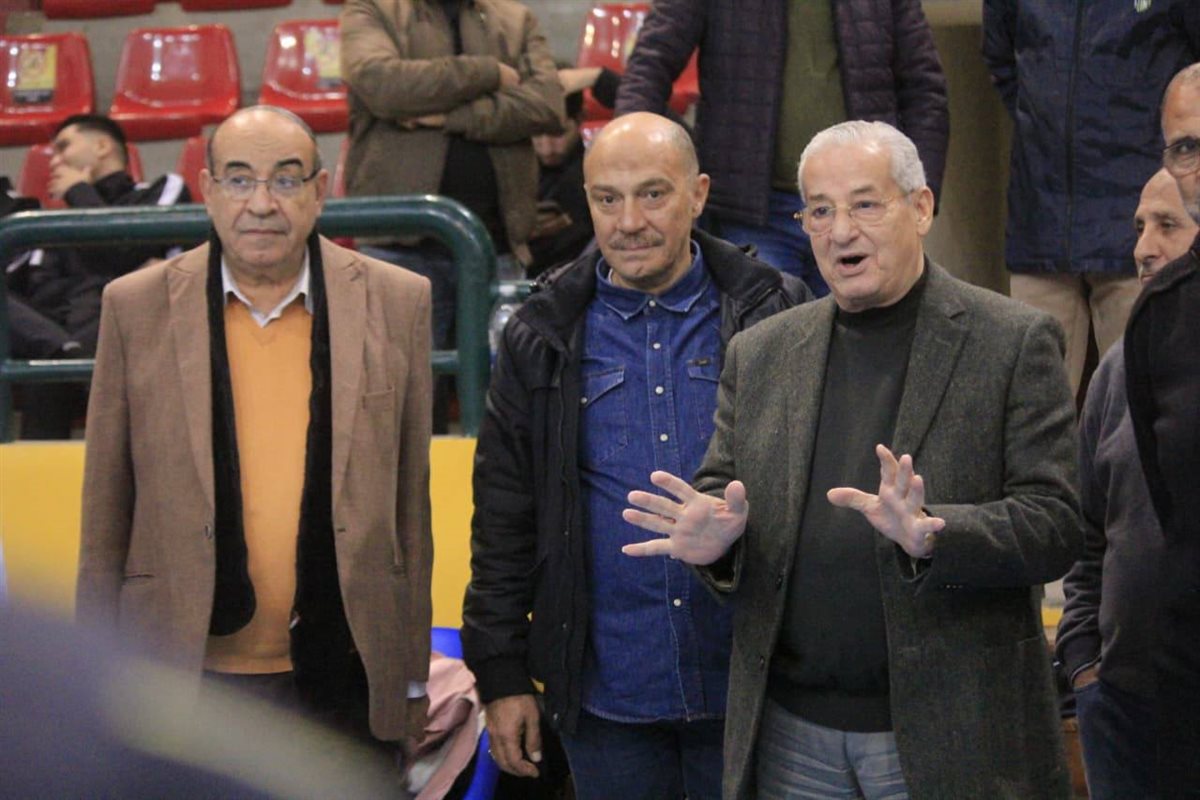 رئيس نادي المقاولون العرب يجتمع بفريق الكرة الطائرة للسيدات&nbsp;