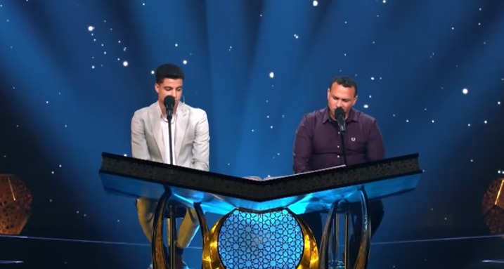 الاثنين أفضل من بعض.. لجنة تحكيم دولة التلاوة تشيد بالمتسابقين محمد أبوالعلا ومحمد الشناوي بعد المنافسة بينهما:&nbsp;<br>&nbsp;
