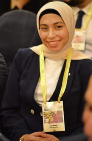 ايه صبري من فريق فريق Paradox