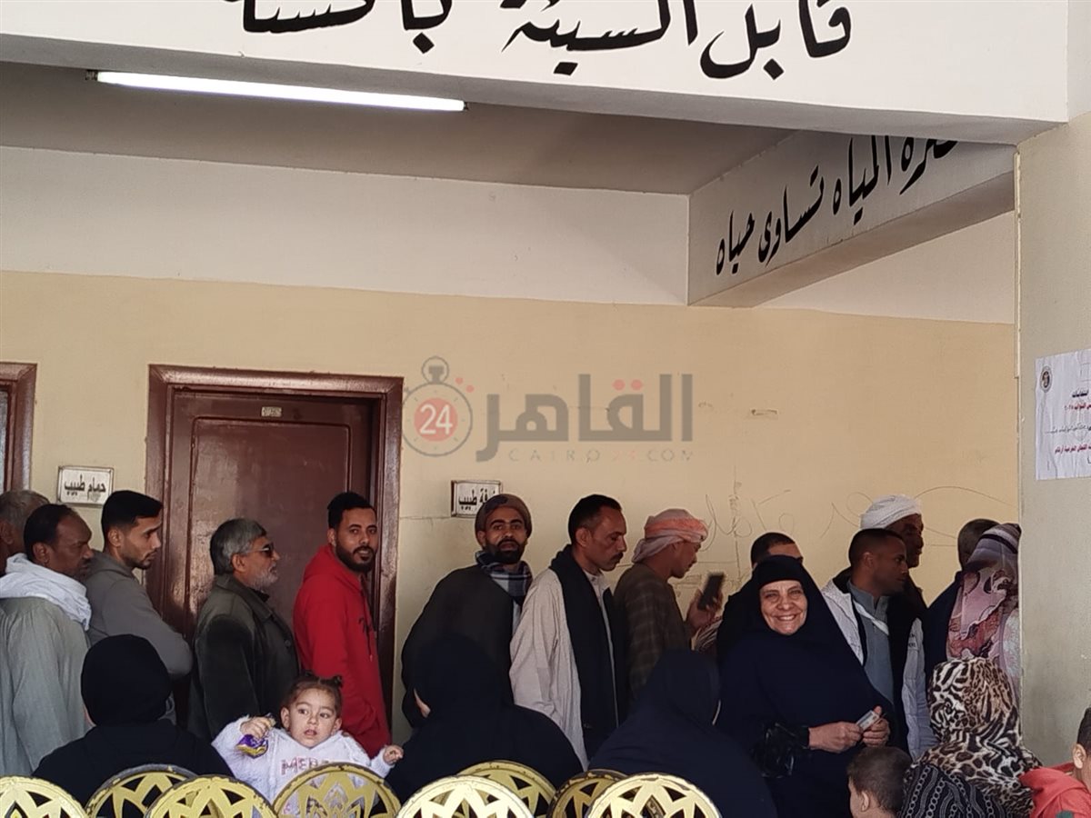 طوابير من كبار السن أمام لجان جولة الإعادة بانتخابات مجلس النواب في الفيوم
