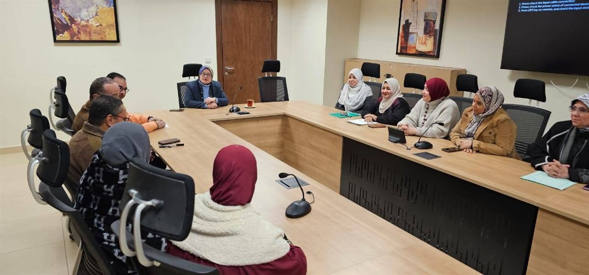 اجتماعات مكثفة لمستشاري المواد الدراسية لمتابعة خطط المدارس