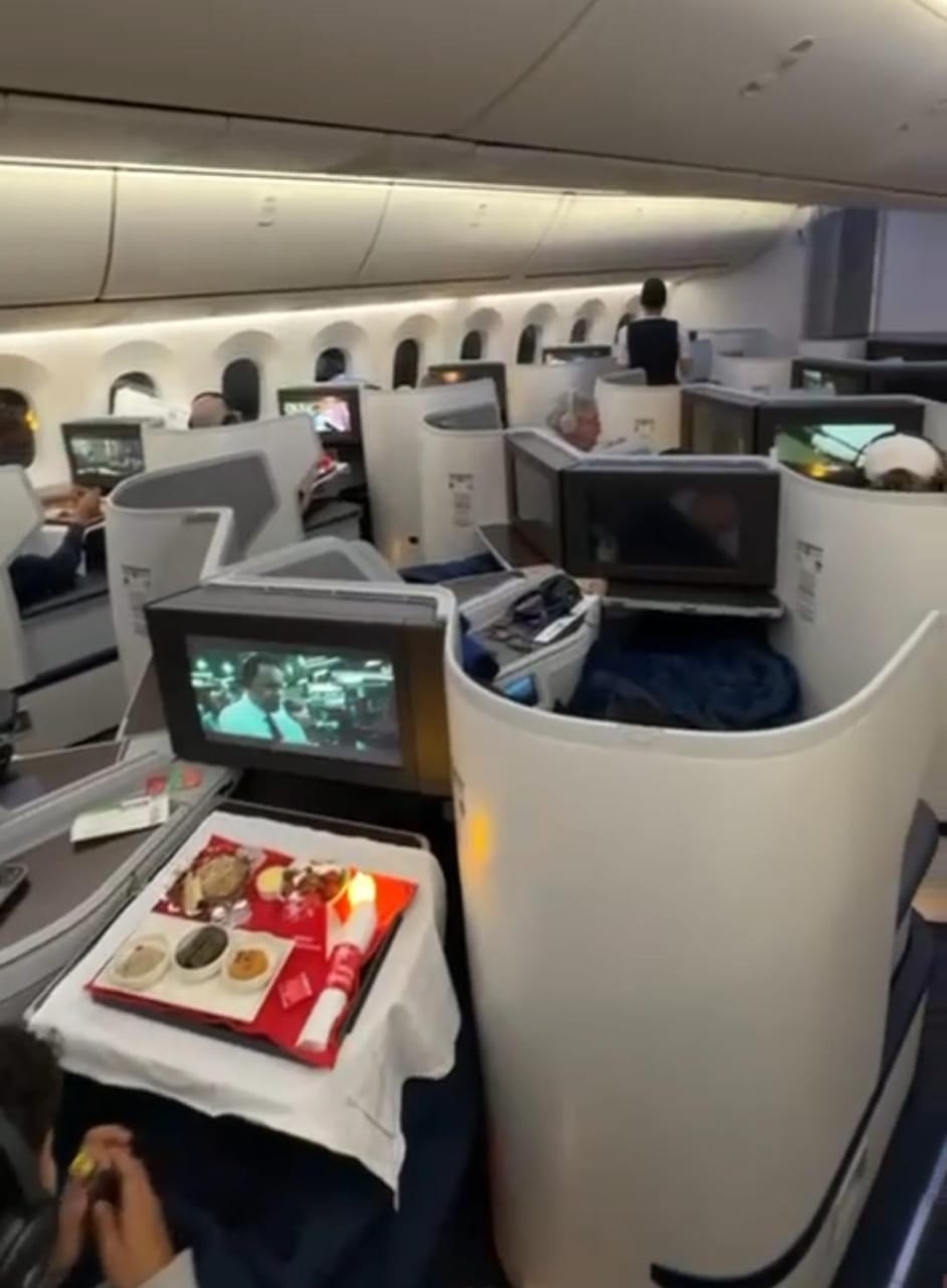 مشاركة الركاب أجواء الاحتفالات