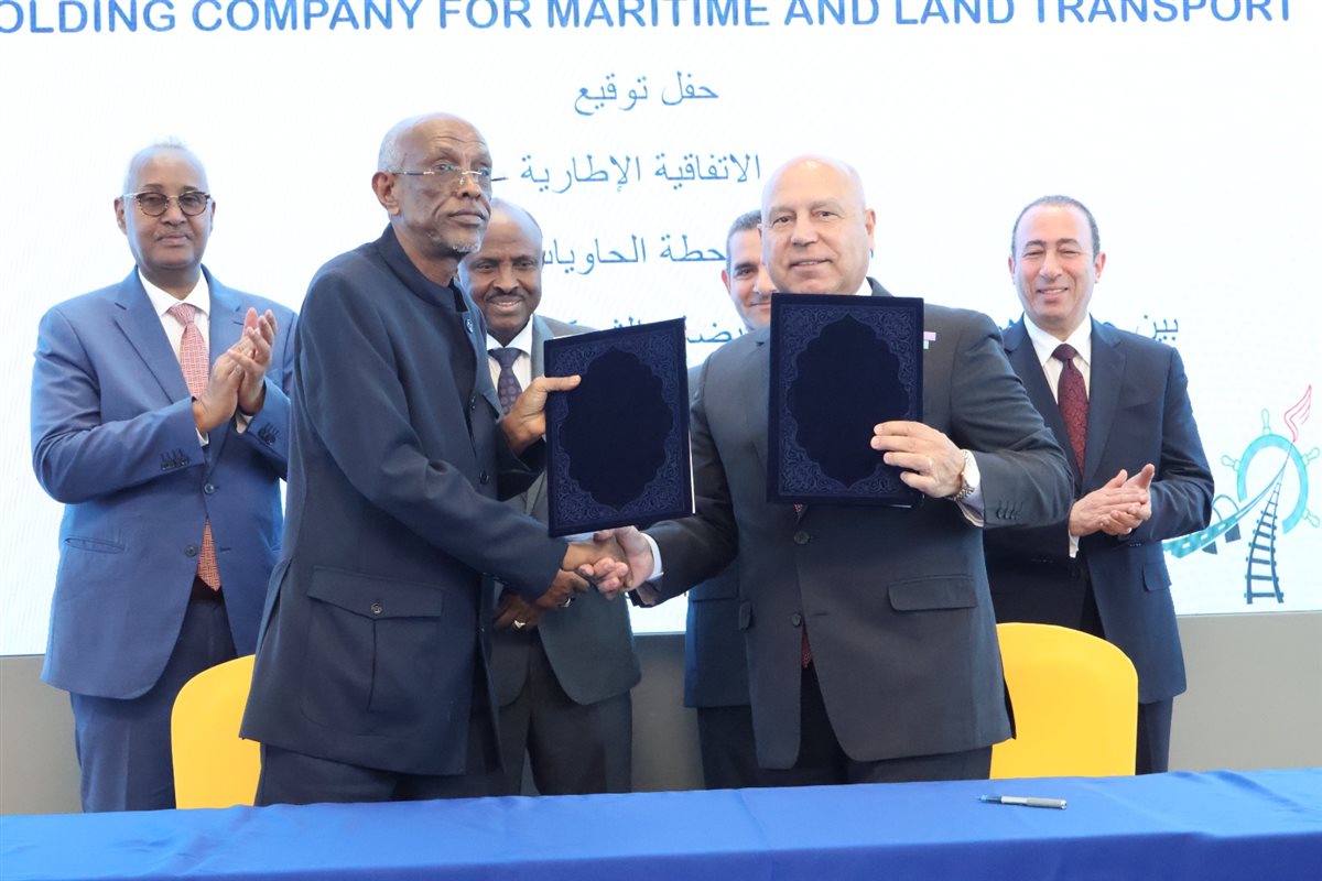 جانب من توقيع عقود تعاون