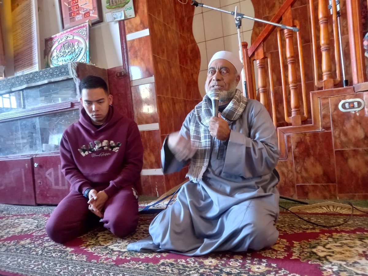 الشيخ جابر عبد العليم مصطفى مع الطلاب