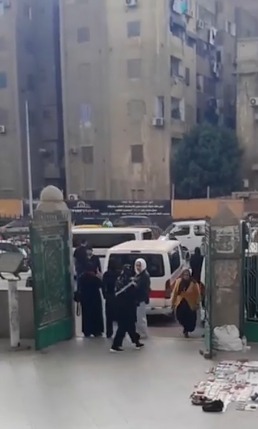 وصول جثمان المخرج عمرو بيومي بمسجد النور بالعباسية